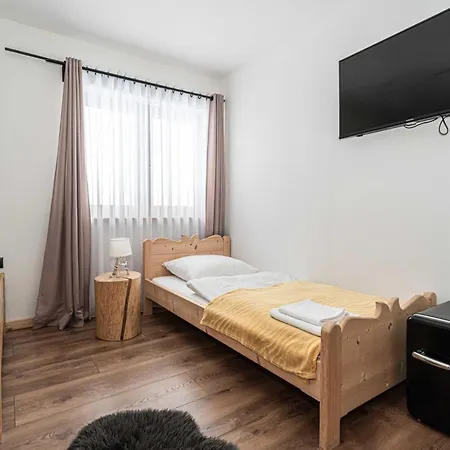 Tarasówka U Zająca Alojamento de Acomodação e Pequeno-almoço 3*